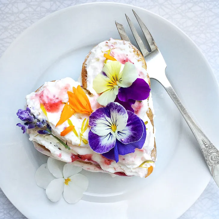Fleurs Comestibles: du jardin à l'assiette